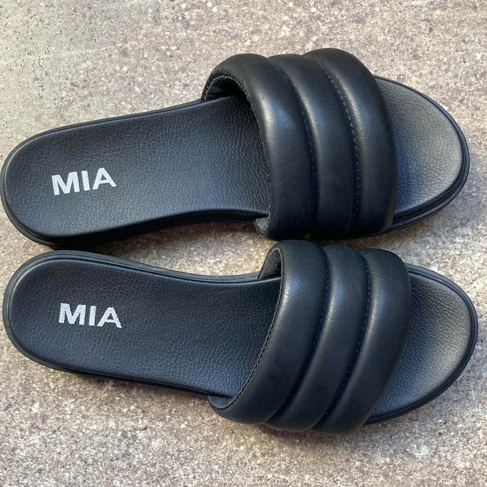 MIA Cimone Quilted Puffer Sandals - Picture 2 of 5